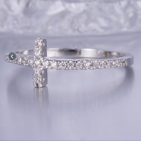 Gorgeous Cross Ring - Picture 8 of 8